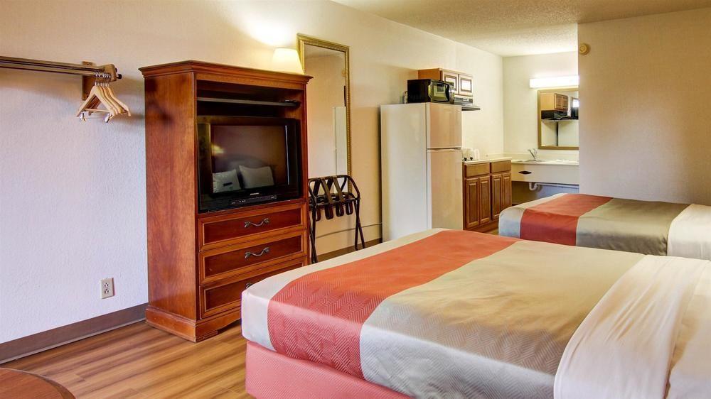 Red Roof Inn Forsyth Extérieur photo